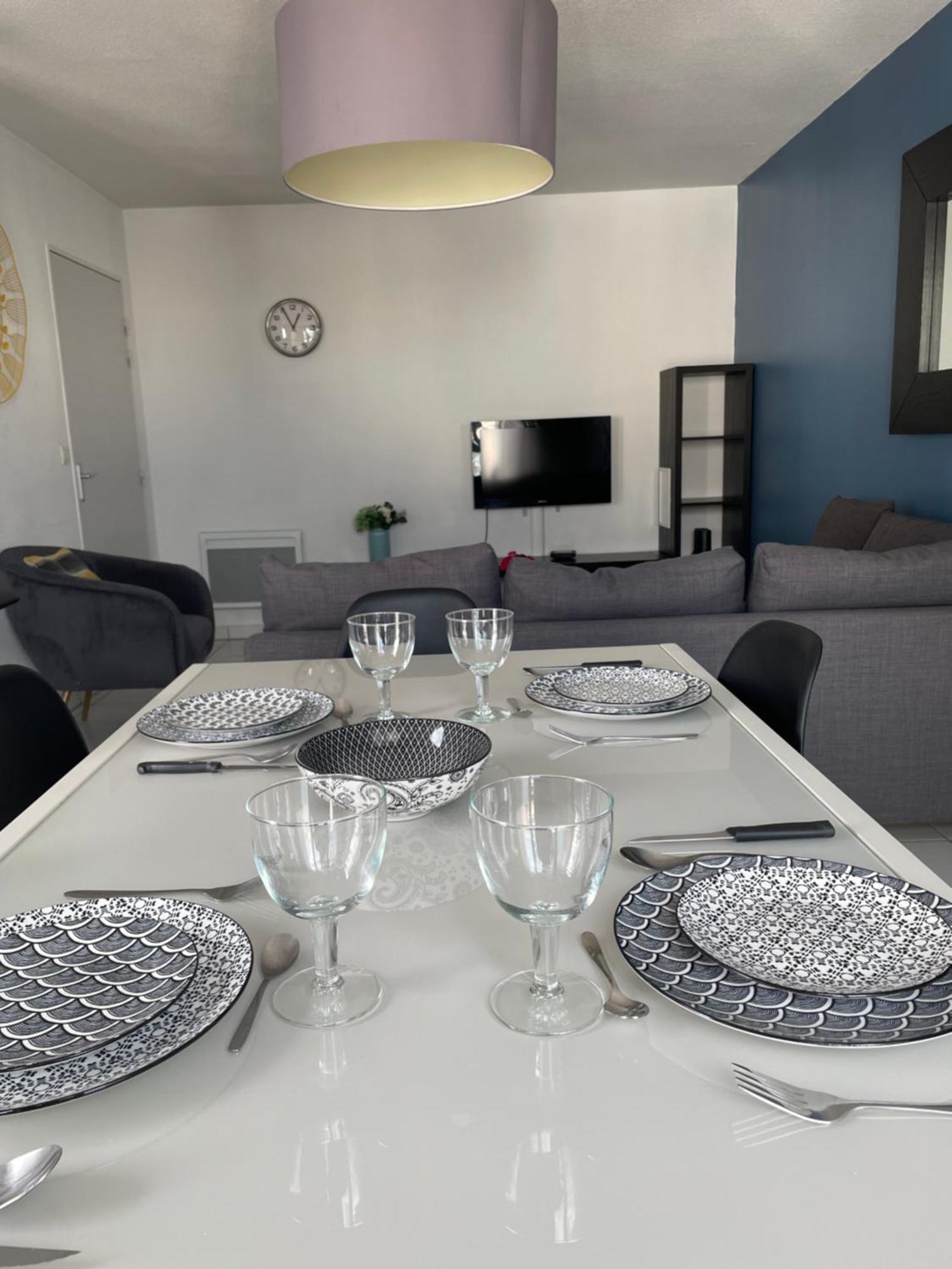 Gare Family Home Laval  Exterior foto
